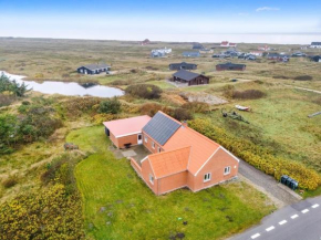 Lovely Holiday House With 4 Rooms Close To The North Sea